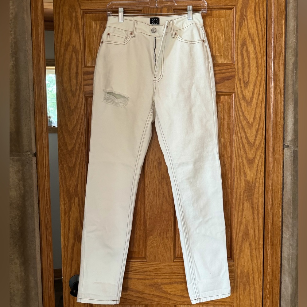 BDG Urban Outfitters High-Rise Mom Jeans, size 25